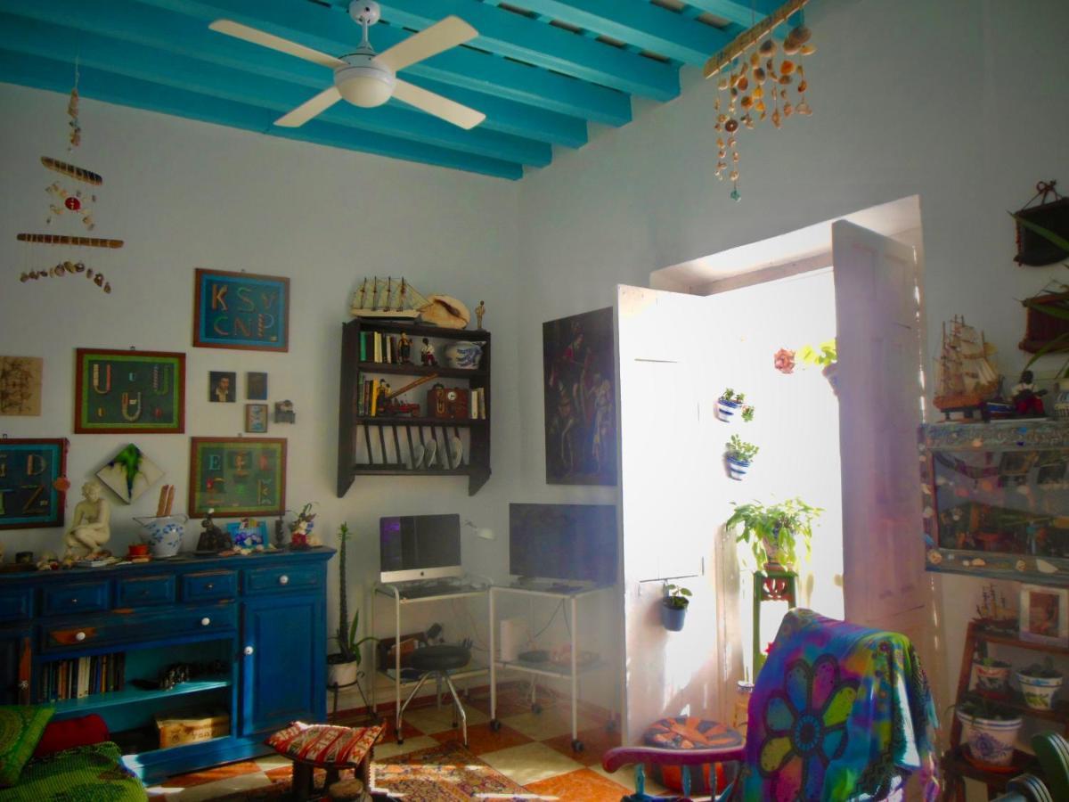 Habitaciones La Pepa Cadiz Exterior photo